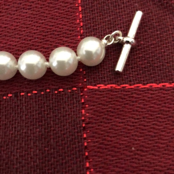 NWT—Pearl simulated bracelet. - Picture 3 of 5